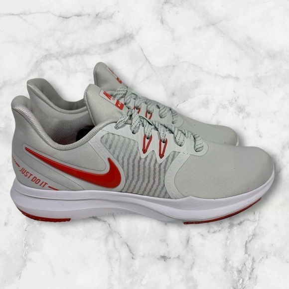 Nike Shoes - Women’s Nike In Season TR 8 size 6.5